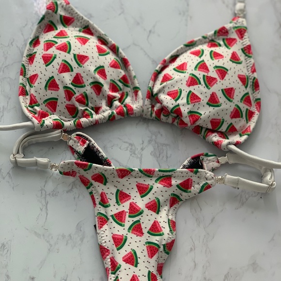 Watermelon posing suit - Picture 2 of 2